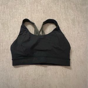 Lululemon Free to Be Serene Sports Bra. Size 6